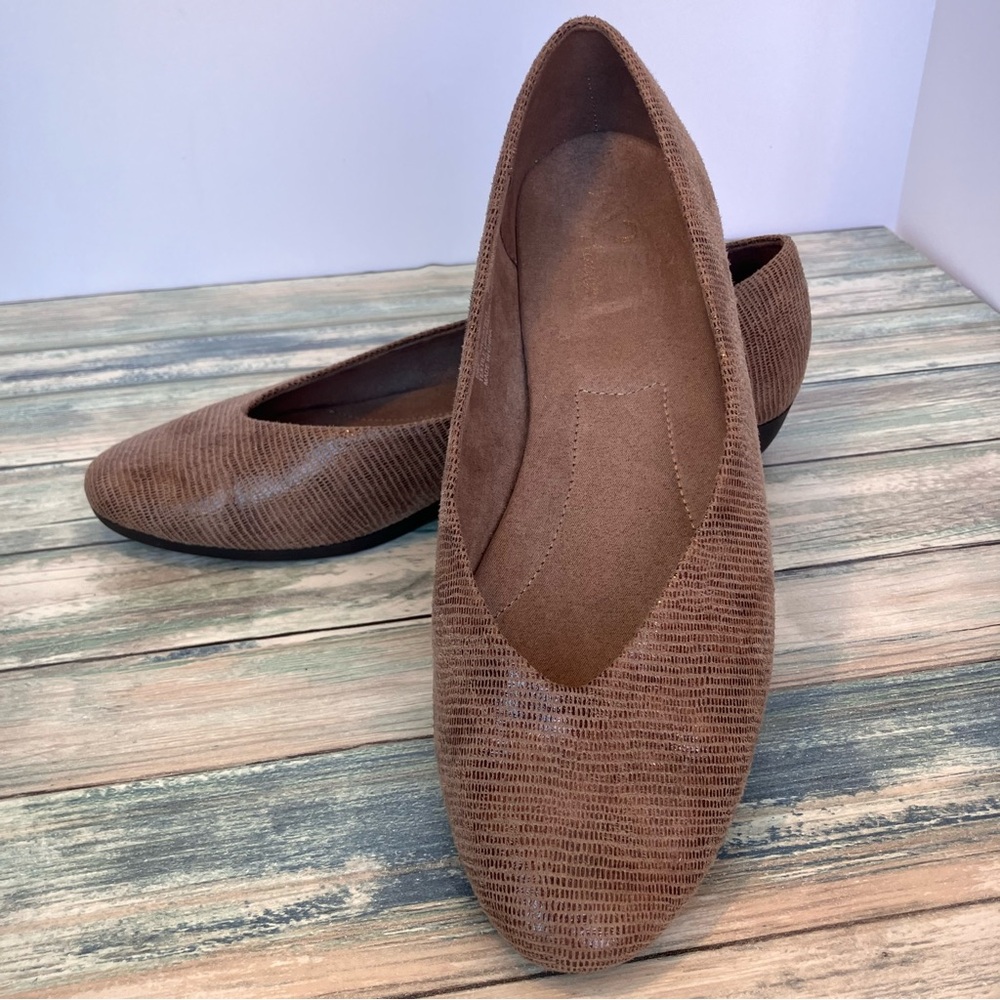 A2 By Aerosoles Brown Textured Ballet Flats